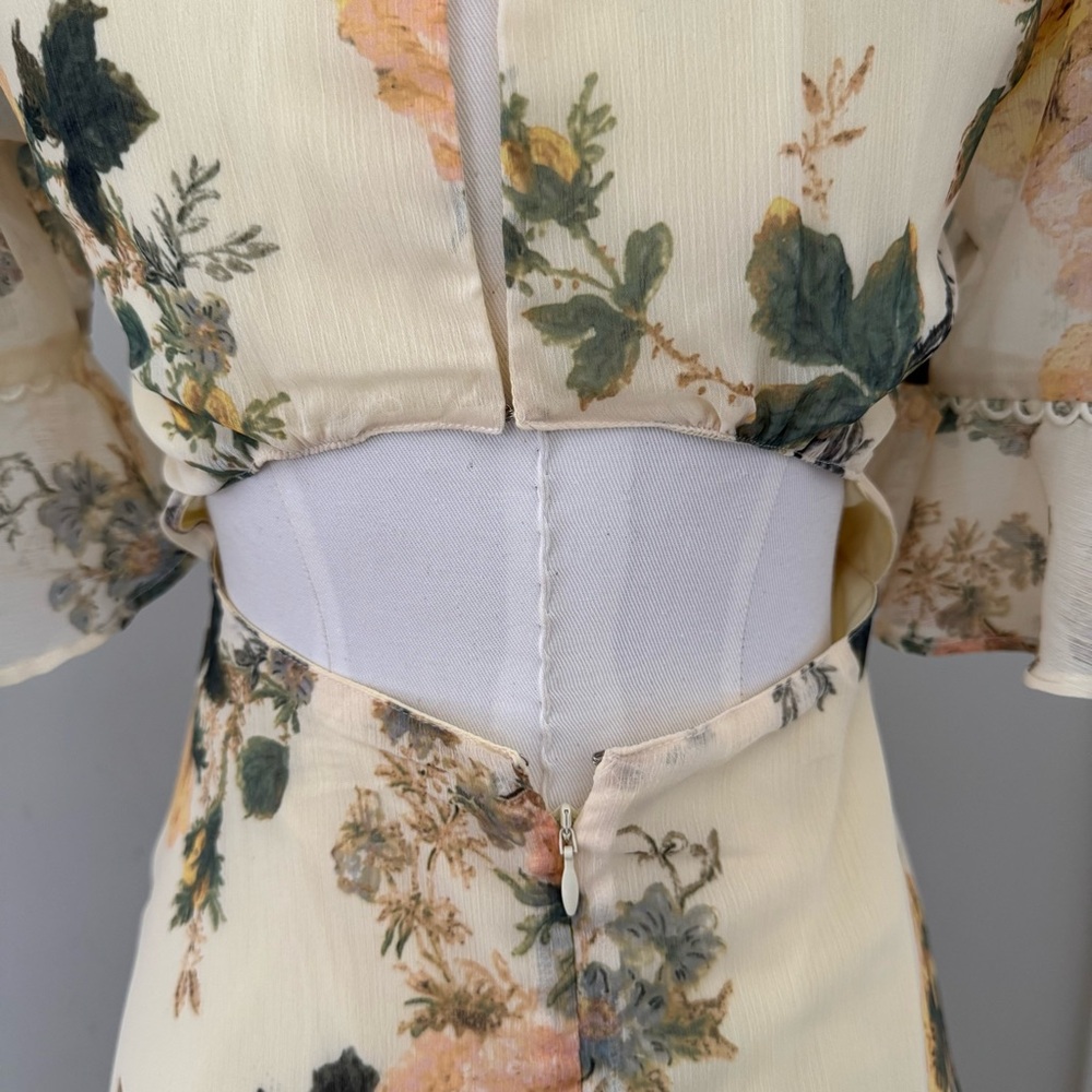 Maxi Dress with Yellow Roses - Picture 4 of 12